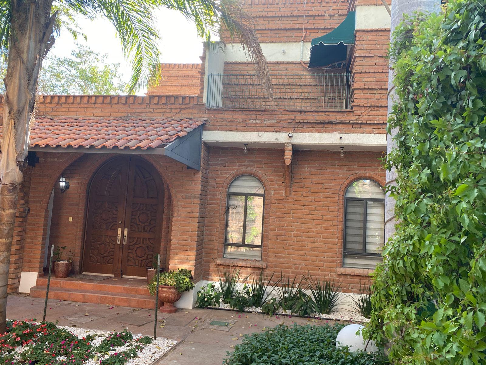 House for Rent in Plaza Inn, Near the North Exit