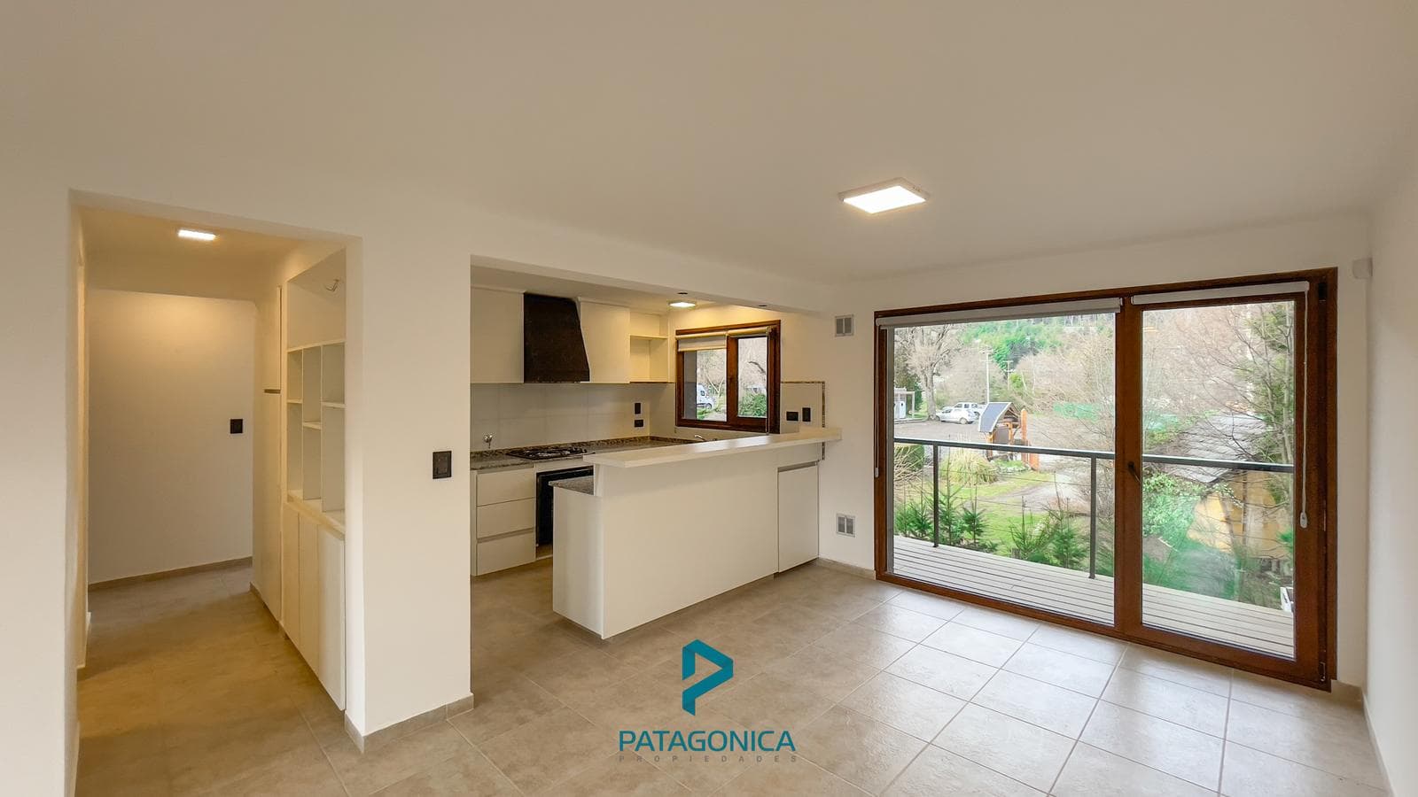 3-bedroom apartment with balcony and garage, Downtown, Villa la Angostura