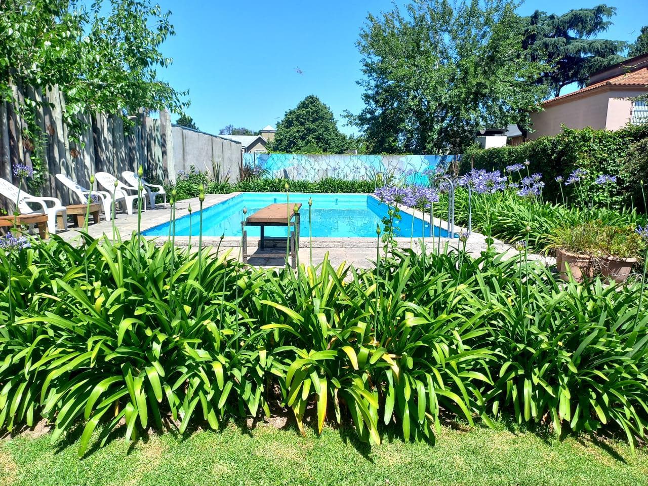 House with Barbecue Area and Pool for Short-Term Rentals in January and February 2027 - Bella Vista