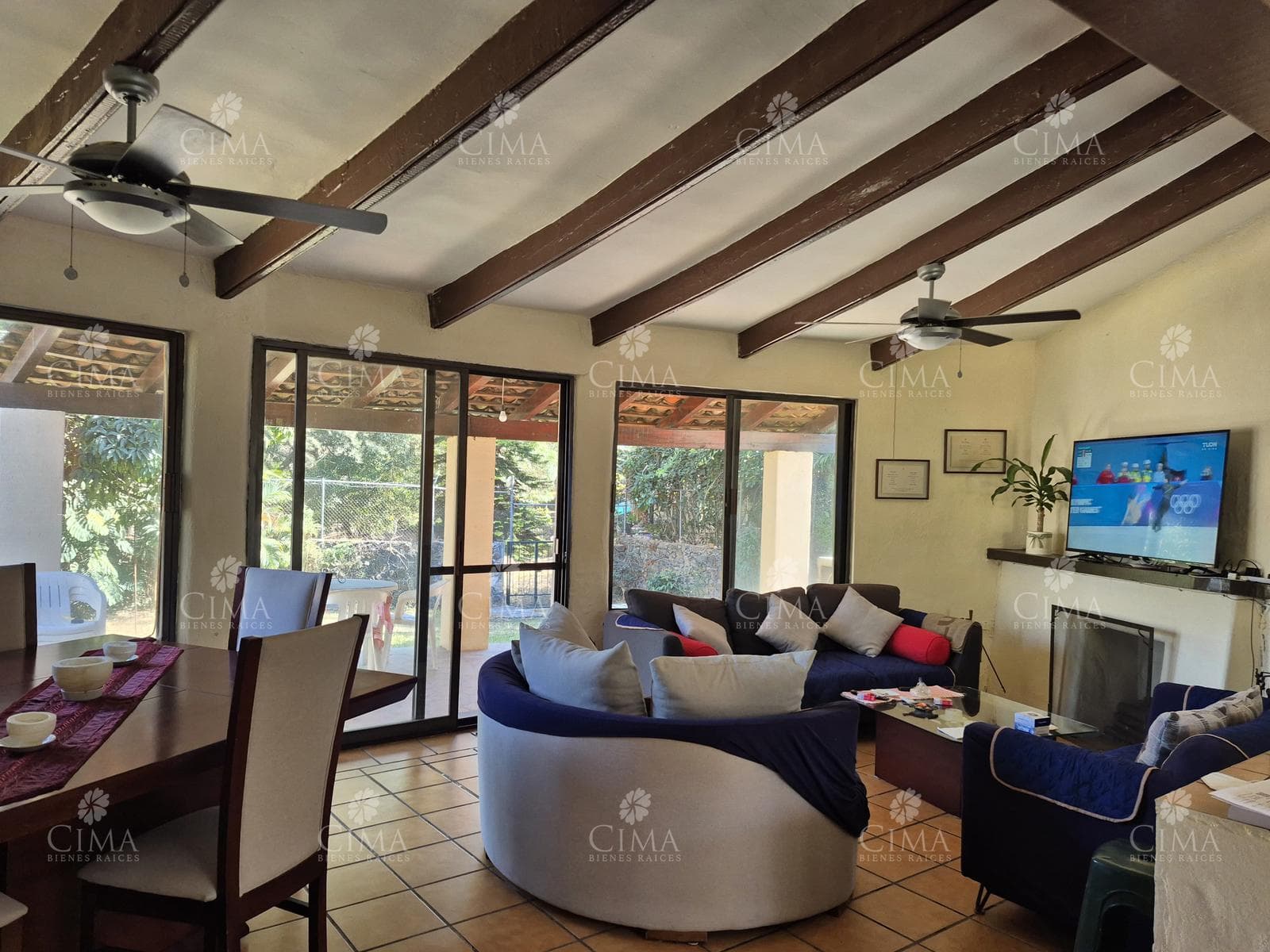 Venta casa en Lomas de Atzingo - V312