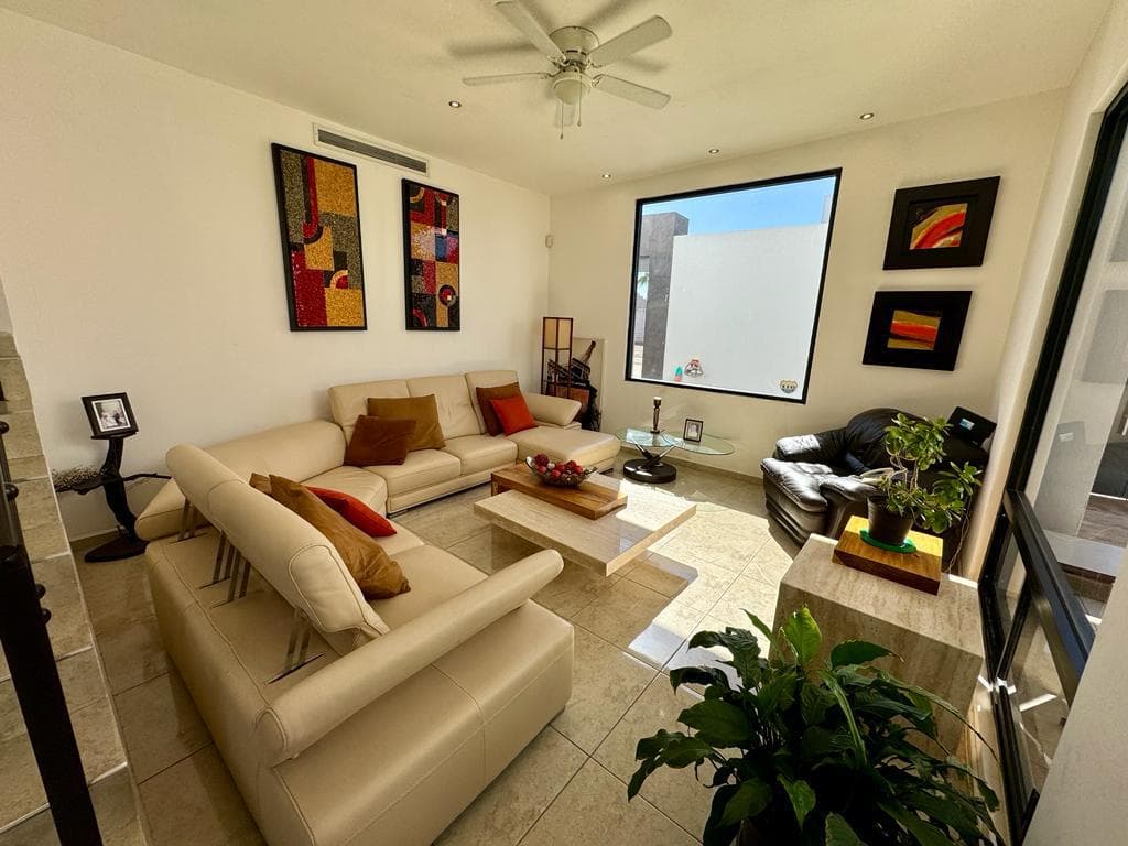 House for sale or rent in Los Santos Residencial, Hermosillo, Sonora.