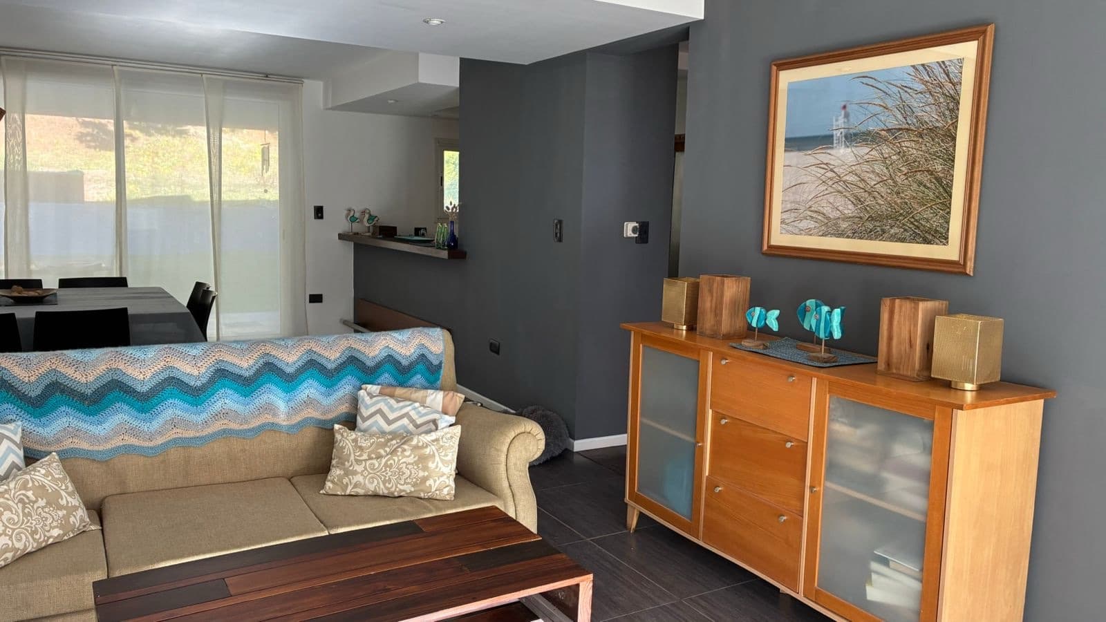 Modern 5-room house on a great lot