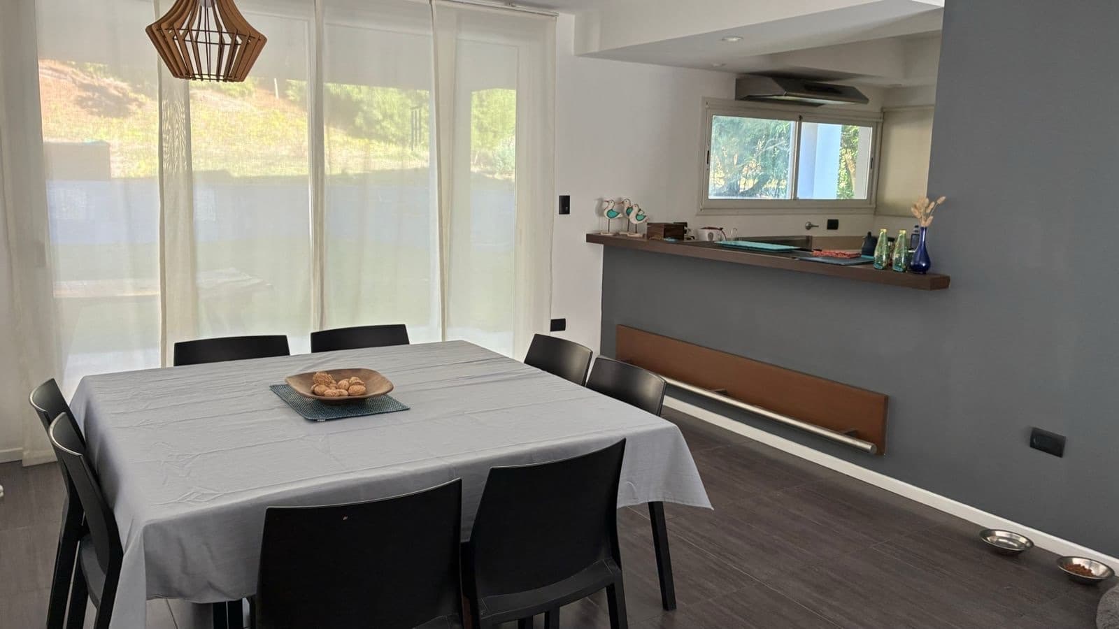 Modern 5-room house on a great lot
