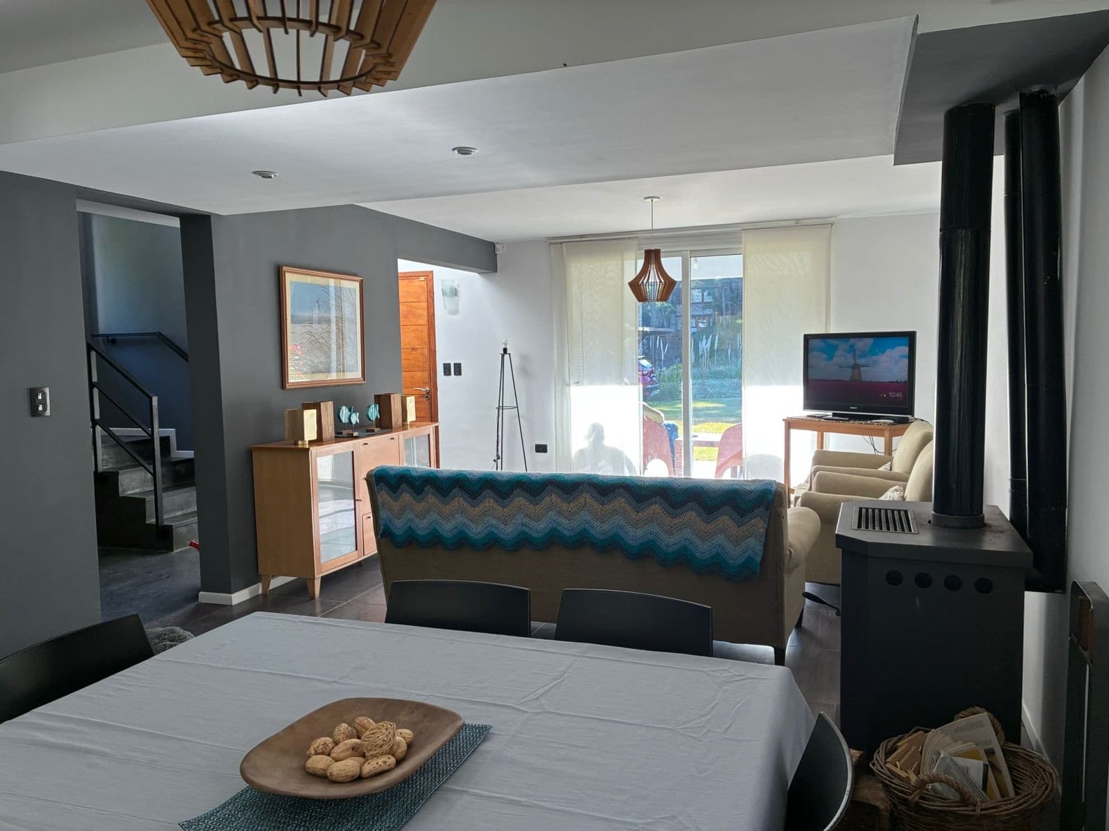 Modern 5-room house on a great lot