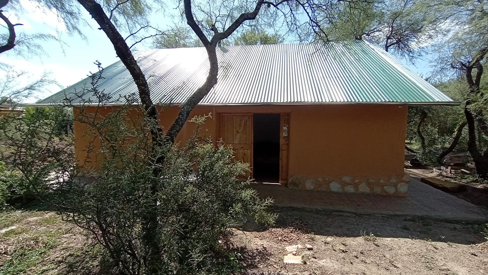 Adobe House in La Aguadita | Villa de Las Rosas | Natural Setting | Deed
