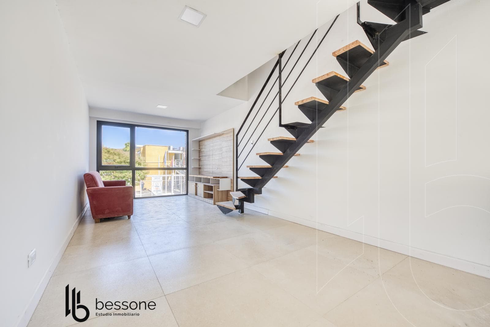 Apartment in La Perla for sale, with financing available
