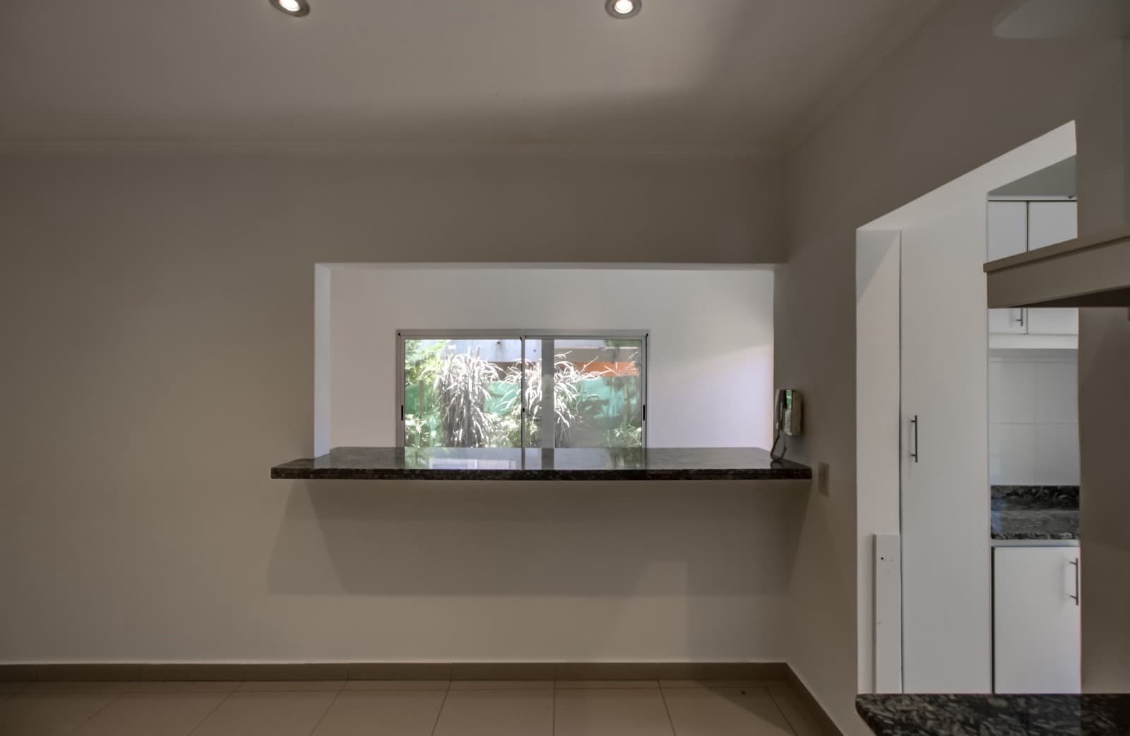 House for sale in the Don Carlos neighborhood: 132 bis and 508. 3 bedrooms, parking spaces, barbecue, garden, and pool.
