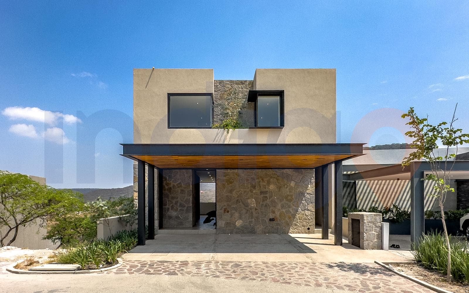 Casa amueblada en Renta en Altozano en condominio Roca