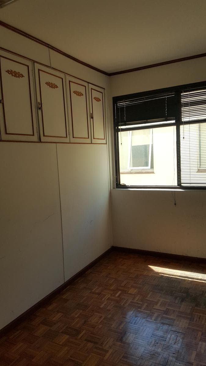 BRIGHT, UPPER-FLOOR OFFICE FOR SALE - SAN NICOLÁS - READY TO USE - SCHOOL OF ECONOMIC SCIENCES