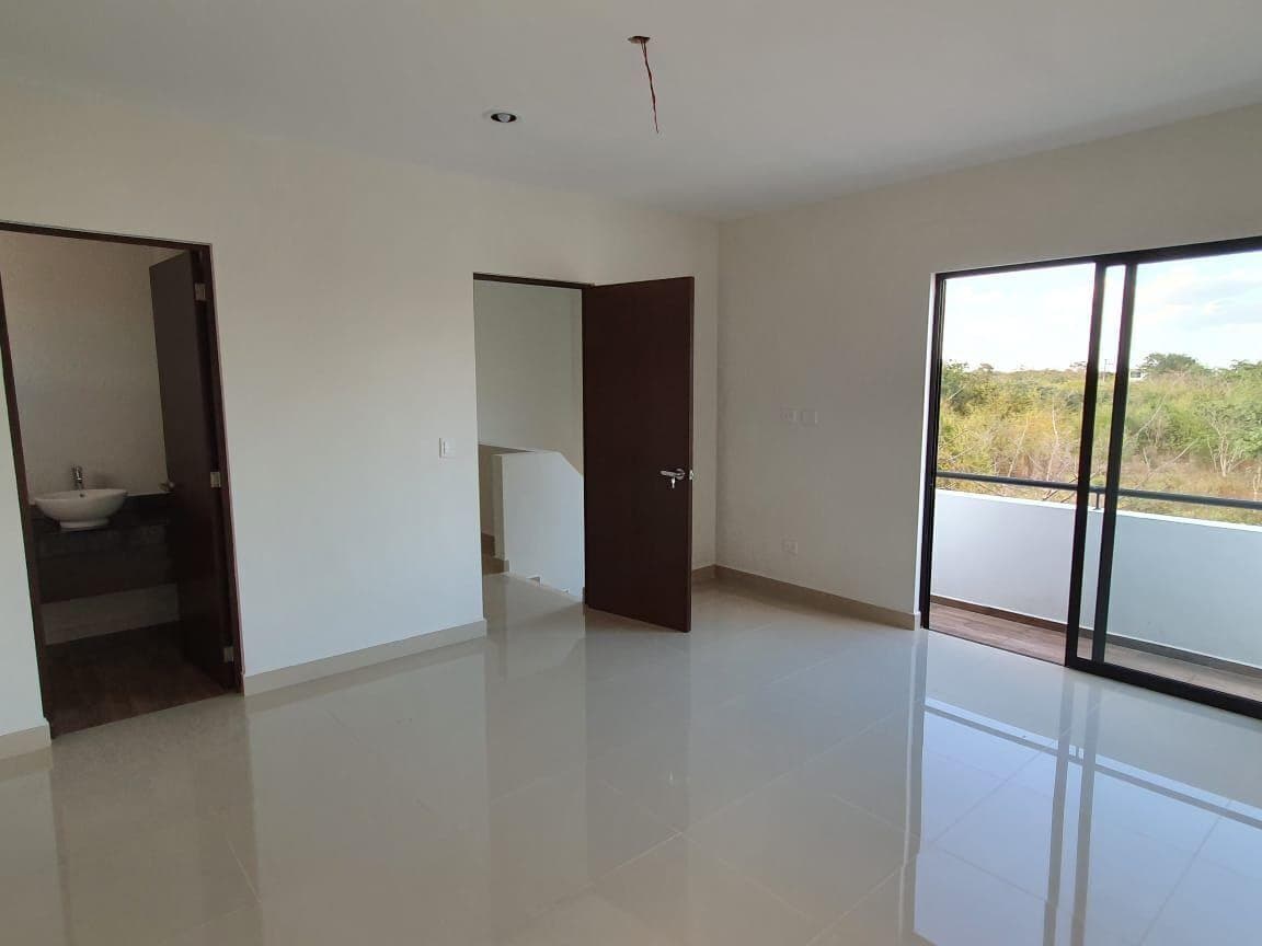 House with SPACIOUS ROOMS in Conkal, north of Mérida
