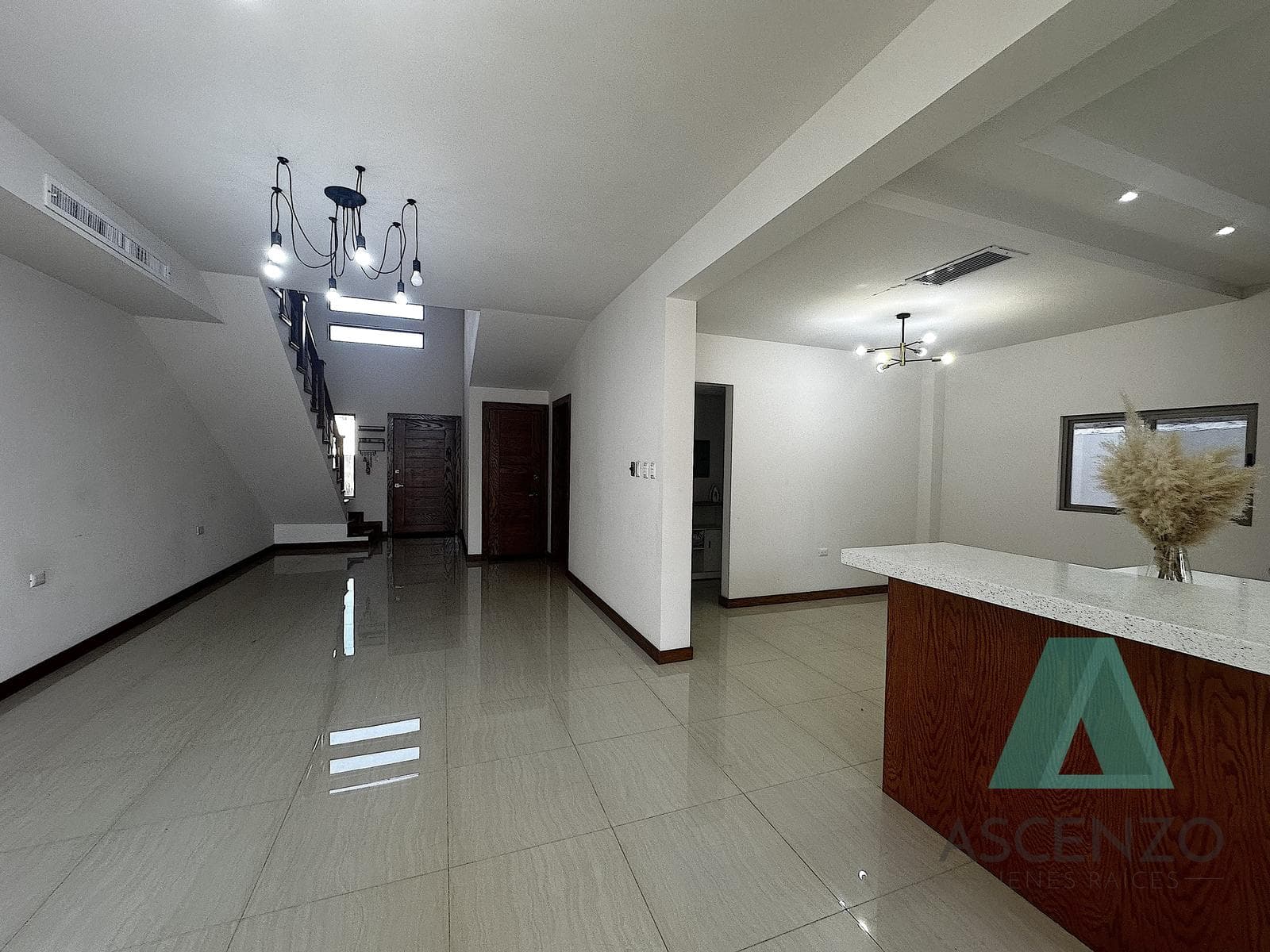 OPPORTUNITY!!! HOUSE FOR SALE IN THE VALDIVIA NEIGHBORHOOD