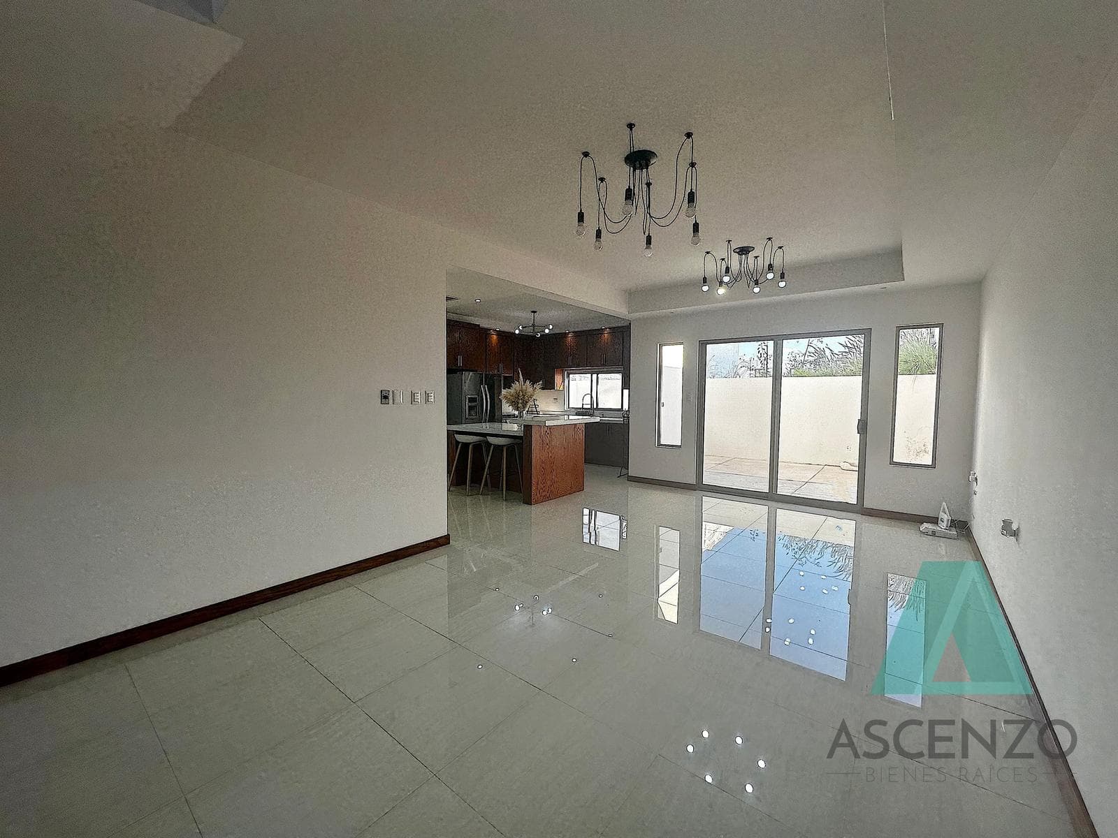 OPPORTUNITY!!! HOUSE FOR SALE IN THE VALDIVIA NEIGHBORHOOD