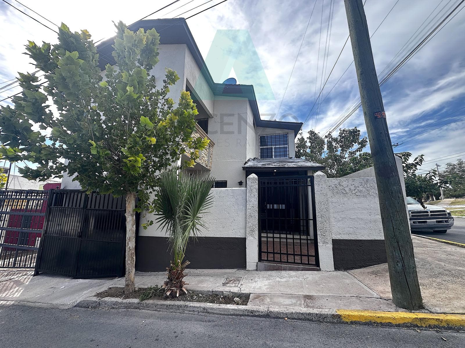 HOUSE FOR SALE IN LOMAS VALLARTA