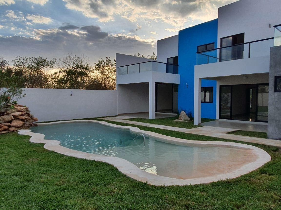 House on a PRIVATE street north of Mérida, Conkal