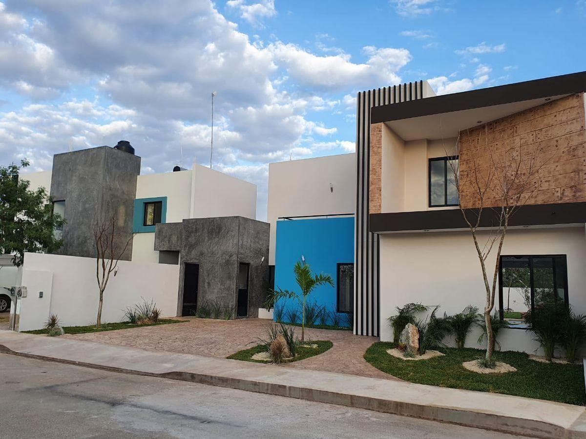 House on a PRIVATE street north of Mérida, Conkal