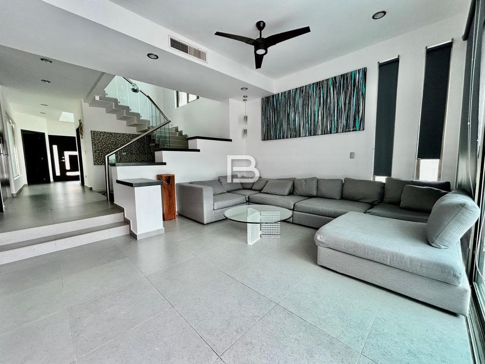 Isla Dorada: Furnished House for Rent with a Dock