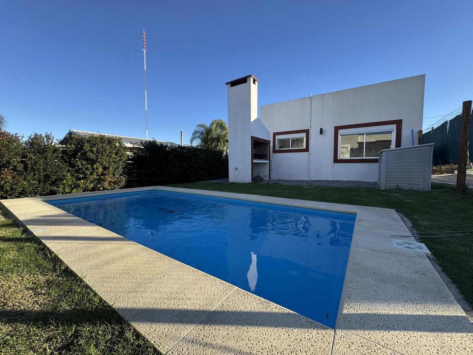2-Bedroom House with Pool for Rent in Alquiler (Real de San Carlos-Colonia)