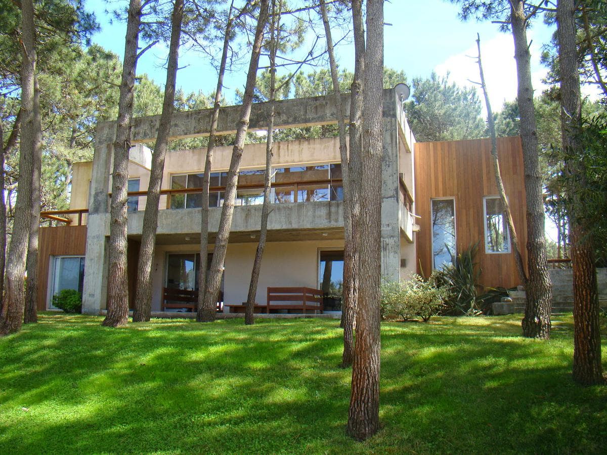 LAGUNA BLANCA: HOUSE FOR RENT—MAKE IT HAPPEN TM 5739