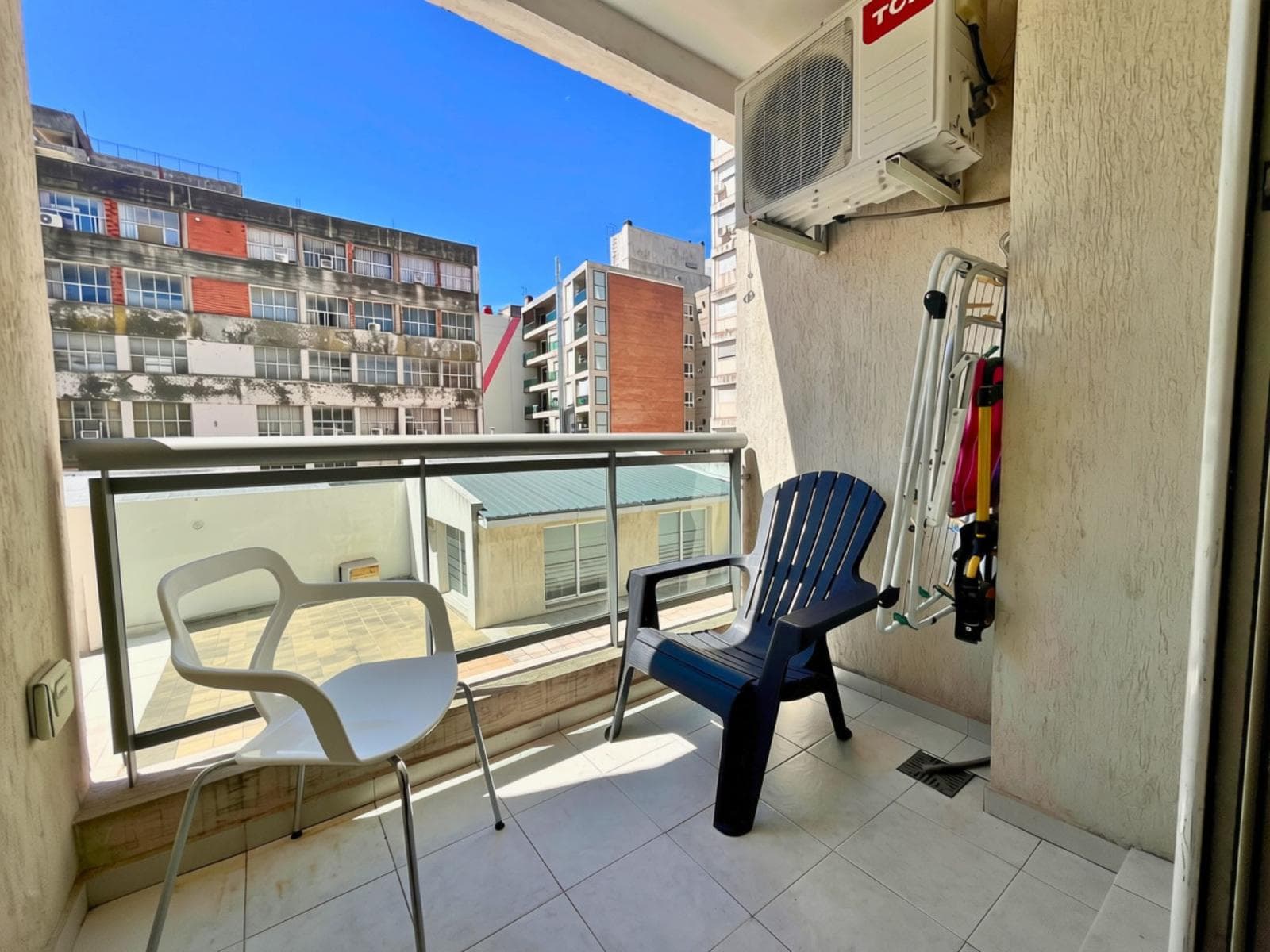1-BEDROOM APARTMENT FOR SALE IN MONTEVIDEO 1300