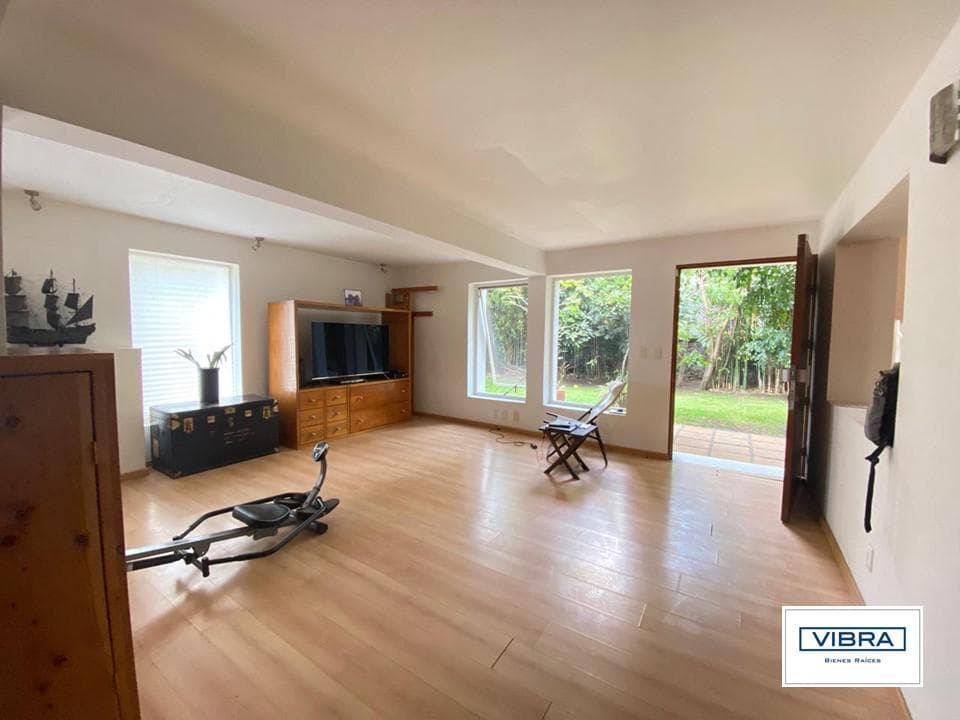 Spacious house with a large garden in Tetelpan. Ground floor