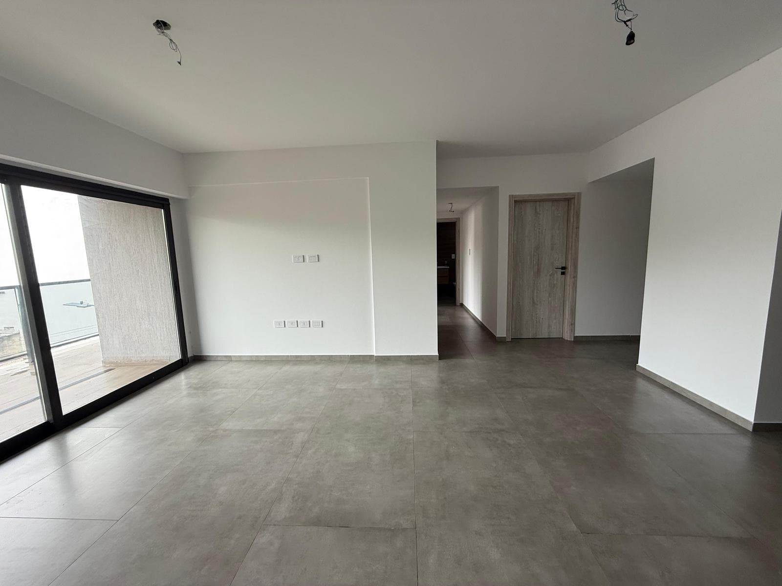 BRAND-NEW 3-ROOM APARTMENT FOR SALE IN MATADEROS / VILLA LURO