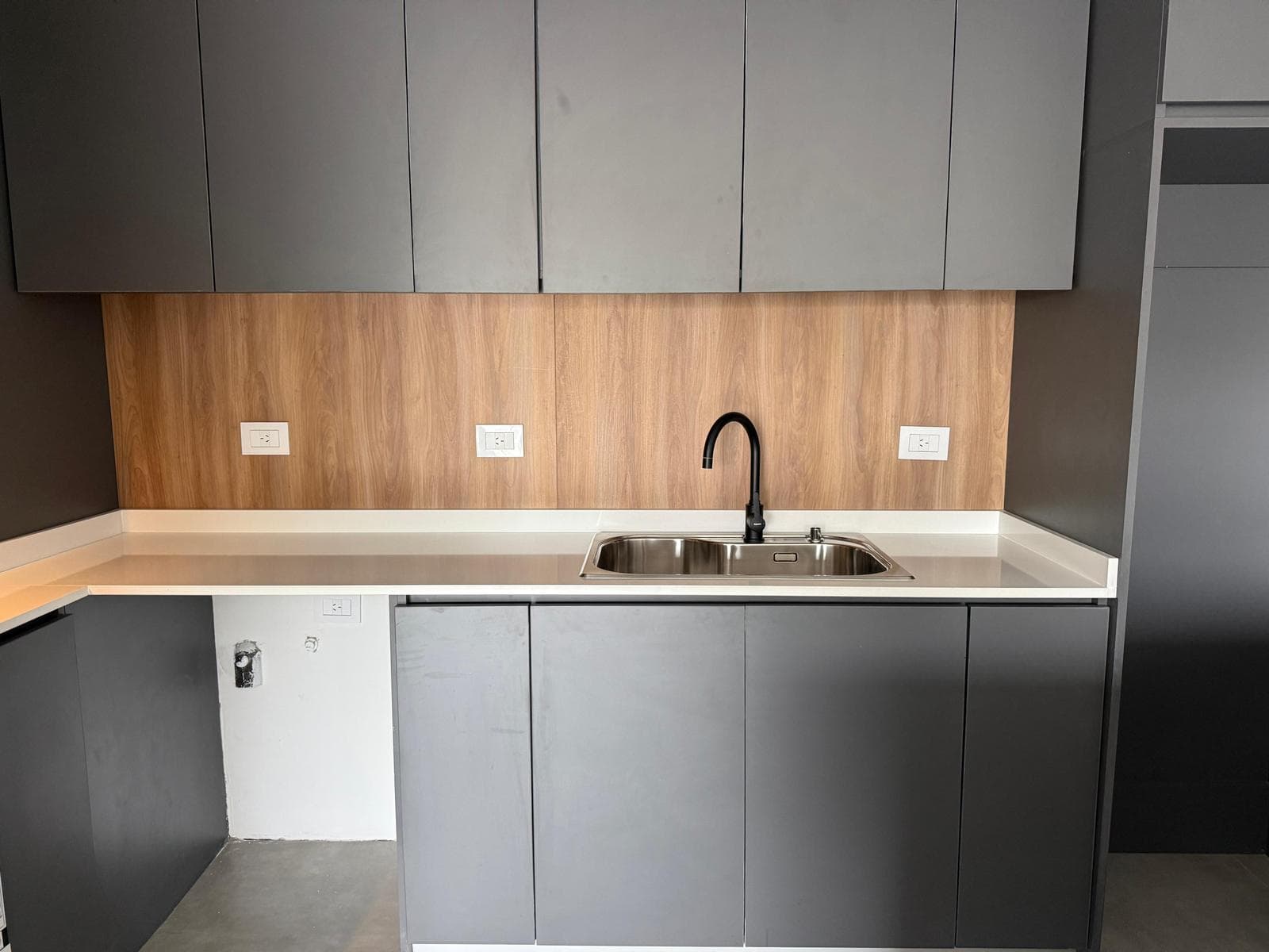 BRAND-NEW 3-ROOM APARTMENT FOR SALE IN MATADEROS / VILLA LURO