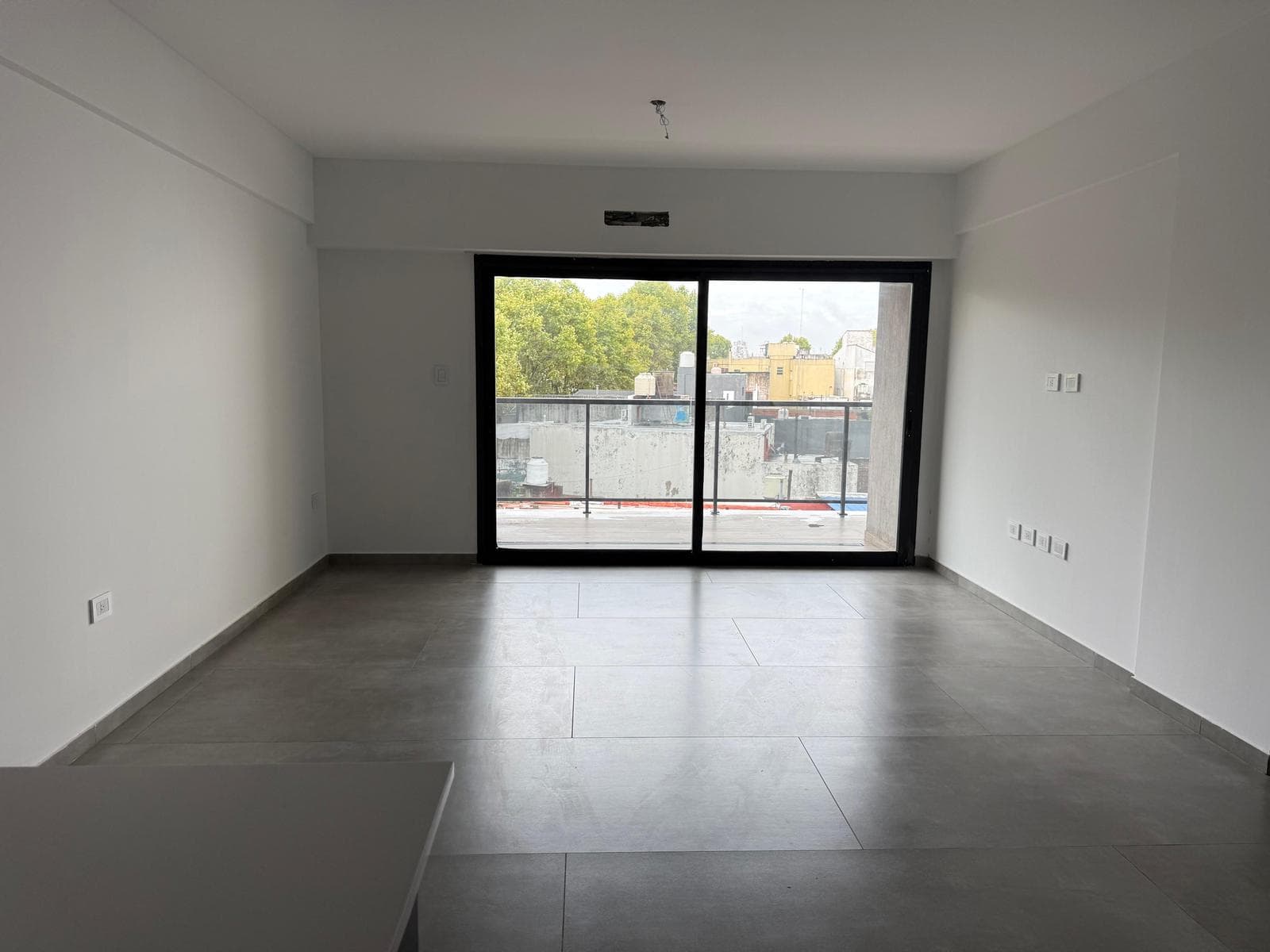 BRAND-NEW 3-ROOM APARTMENT FOR SALE IN MATADEROS / VILLA LURO
