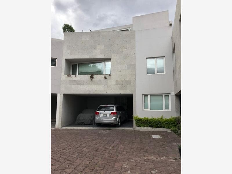 House in the Colonia Florida Condominium