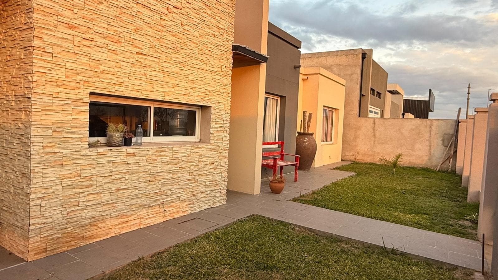 FOR SALE - 2-bedroom house - Don Mateo neighborhood, Rosario