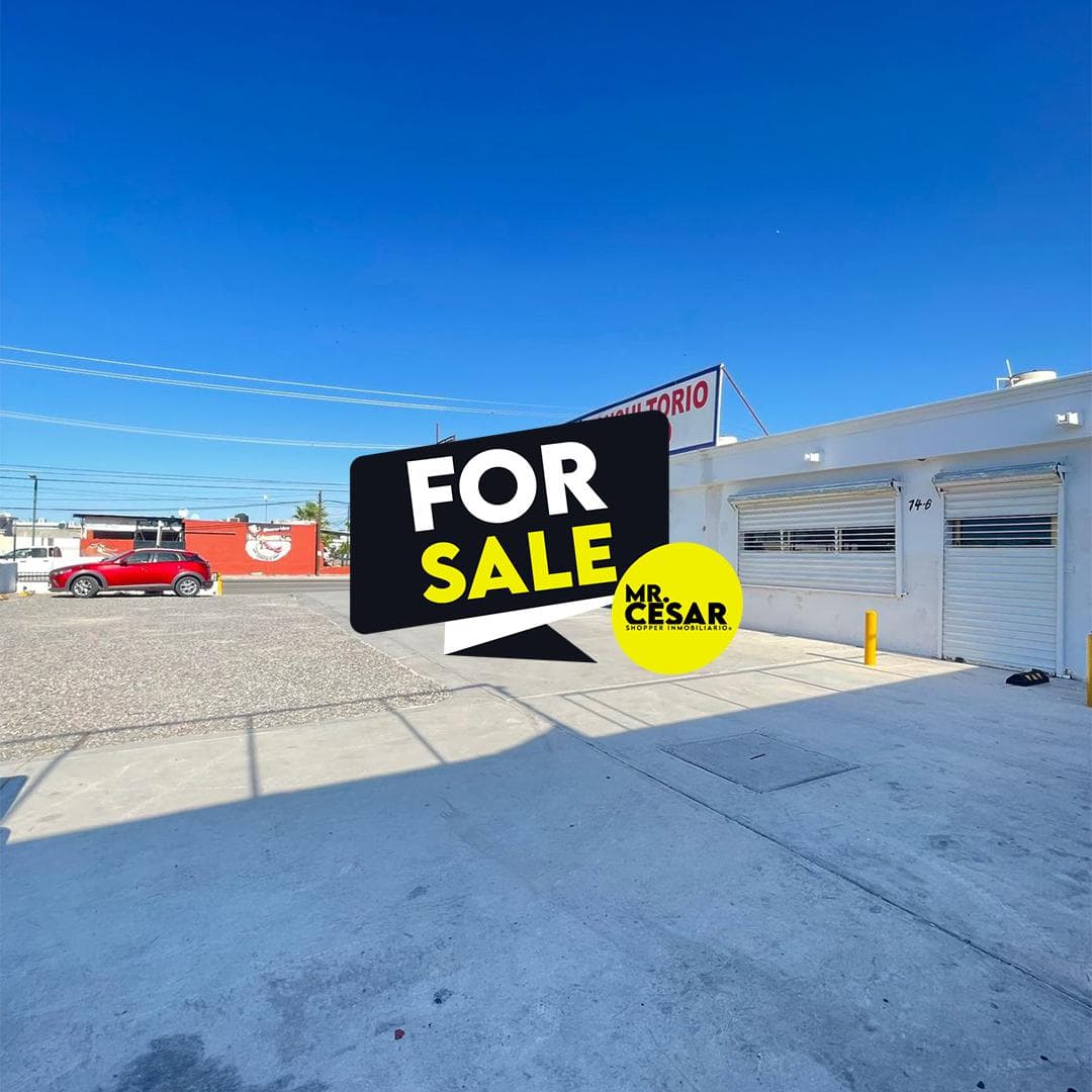 Commercial spaces (plaza) for sale. On Quintero Arce Blvd. (Real del Carmen)