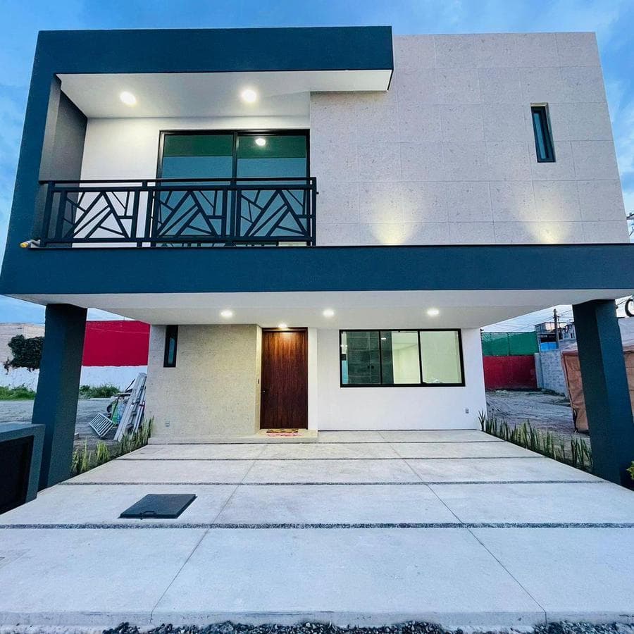 HOUSE FOR SALE IN METEPEC NEAR AVENIDA LERMA