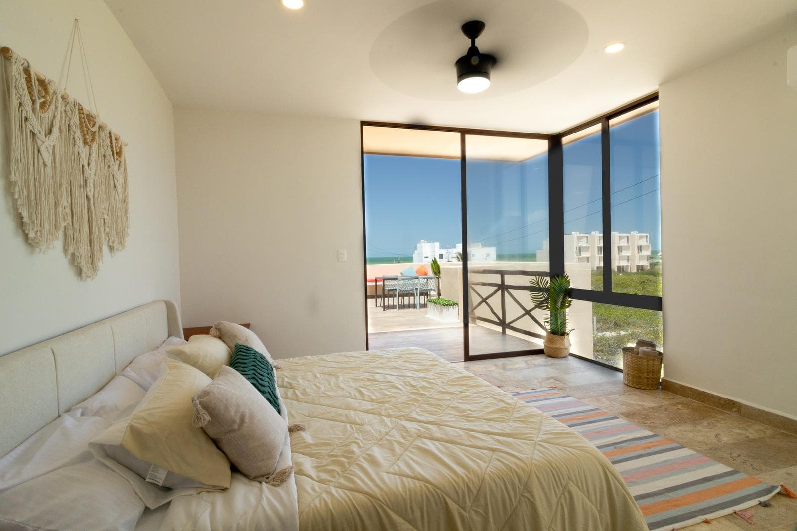 COSTA ARENA Townhouse with a rooftop and pool