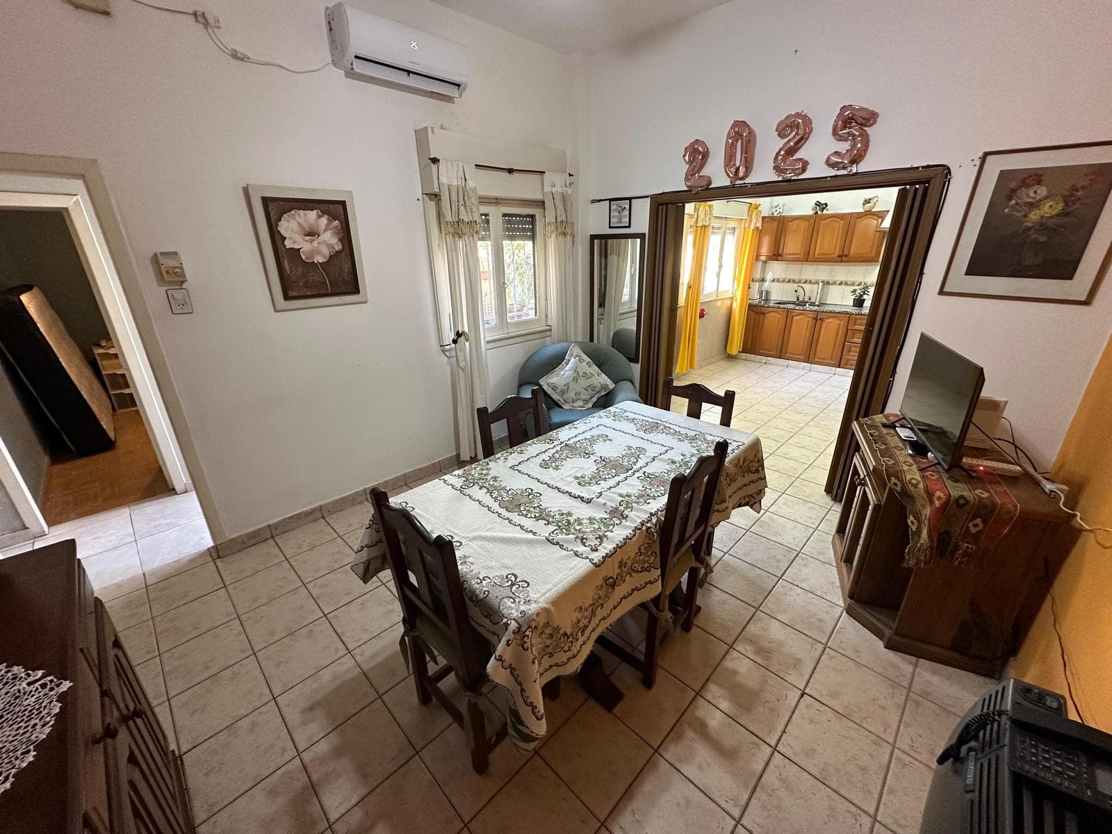 4-ROOM HOUSE FOR SALE WITH GARAGE AND GARDEN IN QUILMES—QUALIFIES FOR A MORTGAGE