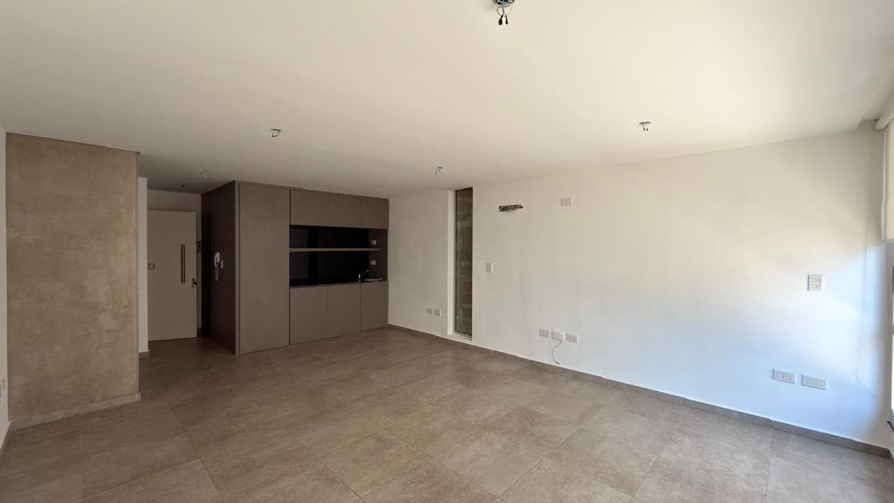 Eligible for Financing / Apartment or Commercial Office for Sale; Garage Option. Tribunales