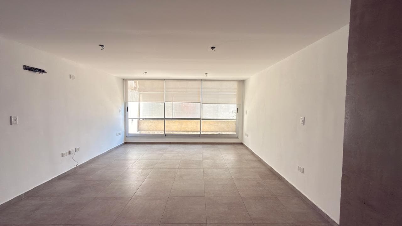 Eligible for Financing / Apartment or Commercial Office for Sale; Garage Option. Tribunales