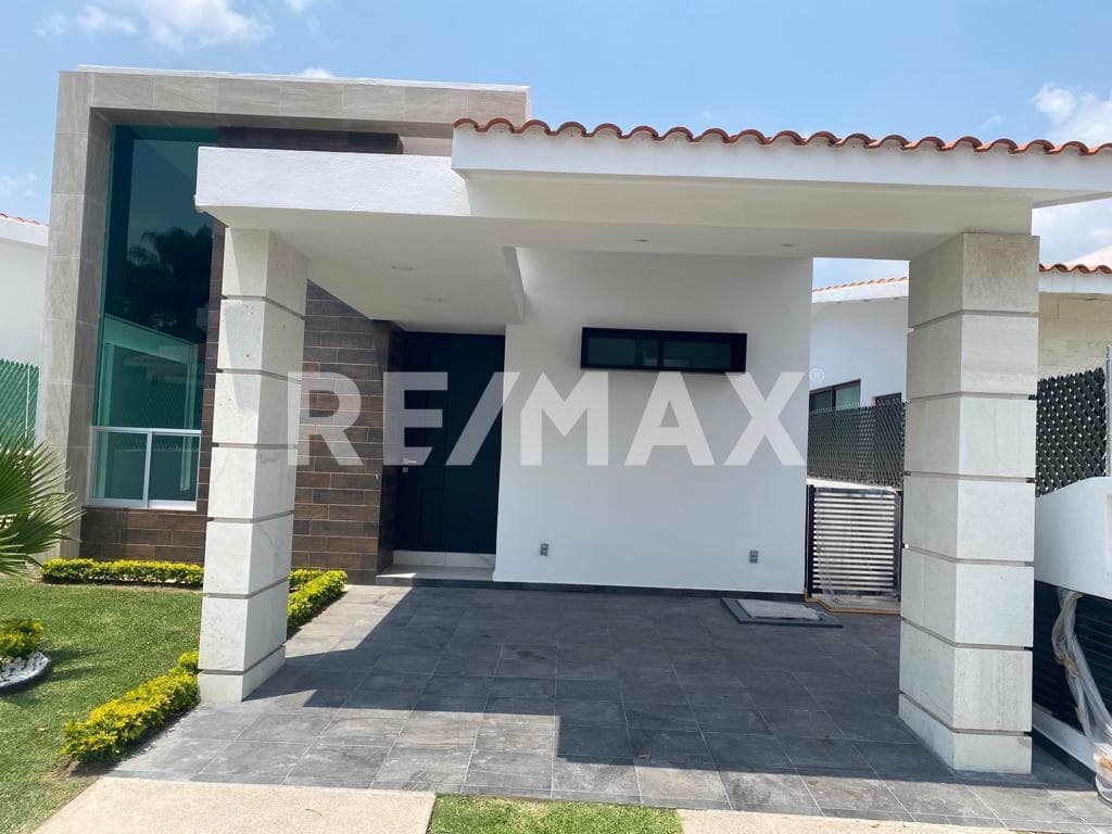 House for Sale in Morelos, Lomas de Cocoyoc Subdivision