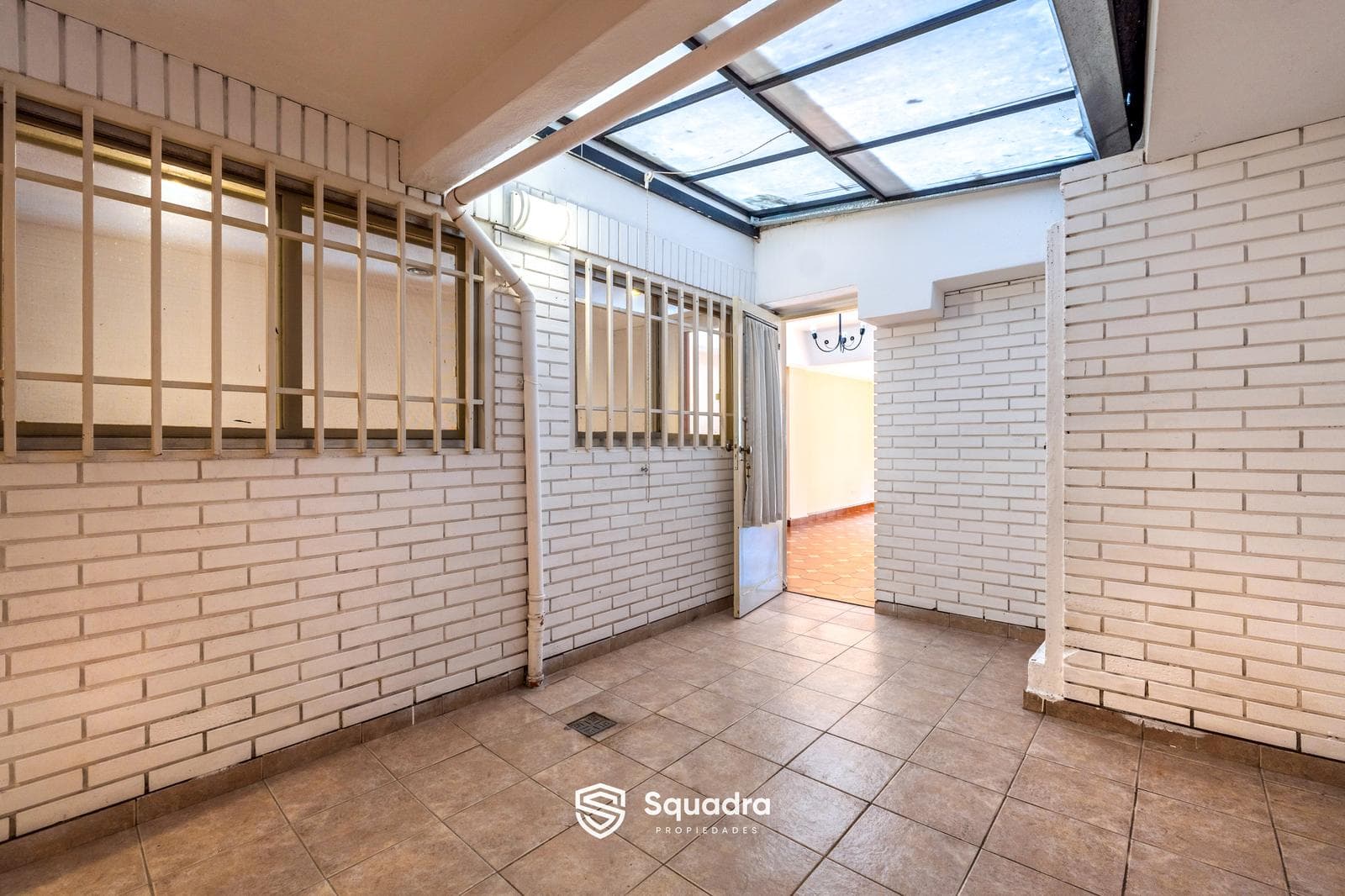 FOR SALE—2-bedroom duplex. Martin-Rosario. QUALIFIES FOR A LOAN.