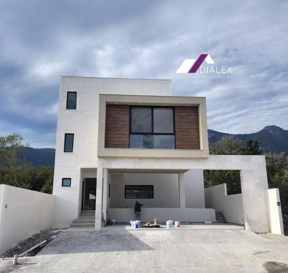 Amani Terra Subdivision - NATIONAL HIGHWAY - House for SALE in Santiago, Nuevo León.