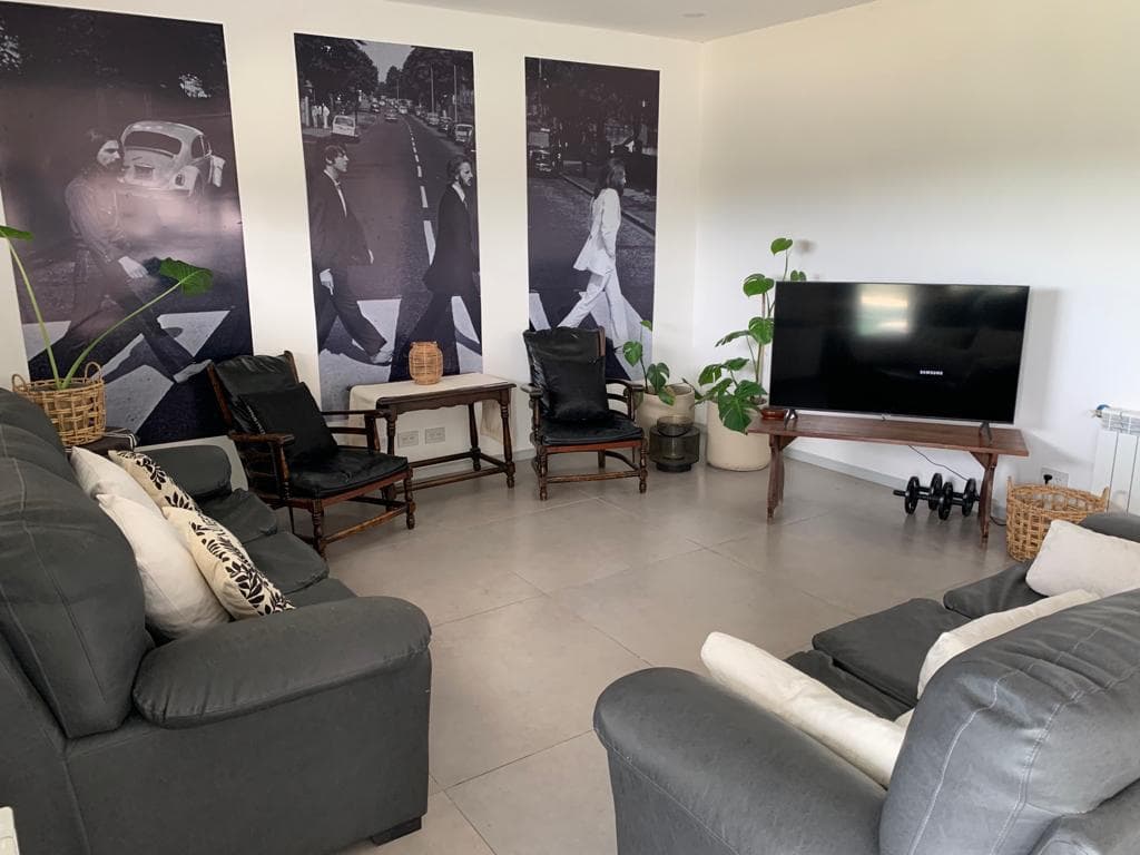 4-Bedroom House for Sale with Pool in San Eduardo - Pilar