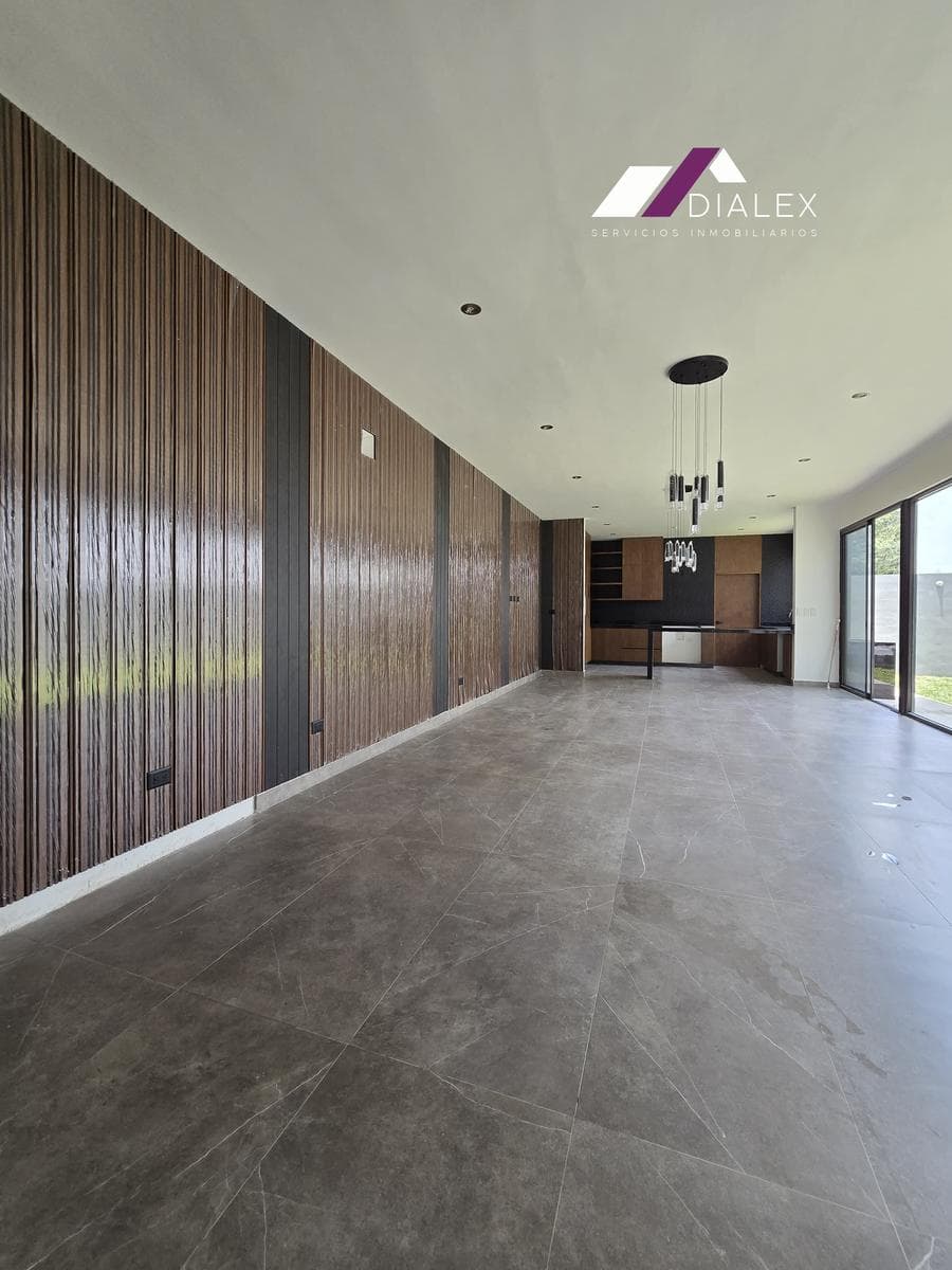 Altares Residencial - NATIONAL HIGHWAY - House FOR SALE in Santiago, Nuevo León. 262 m2