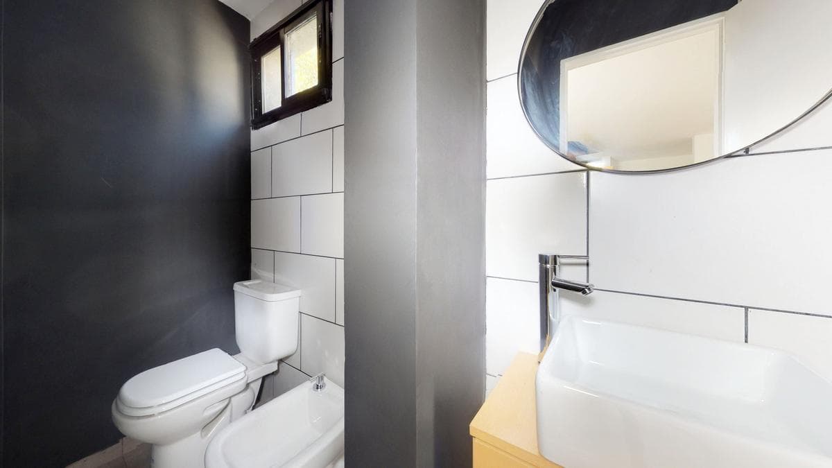 Apartment for SALE / RENT in City Bell, at the corner of Cno. Gral. Belgrano and 460