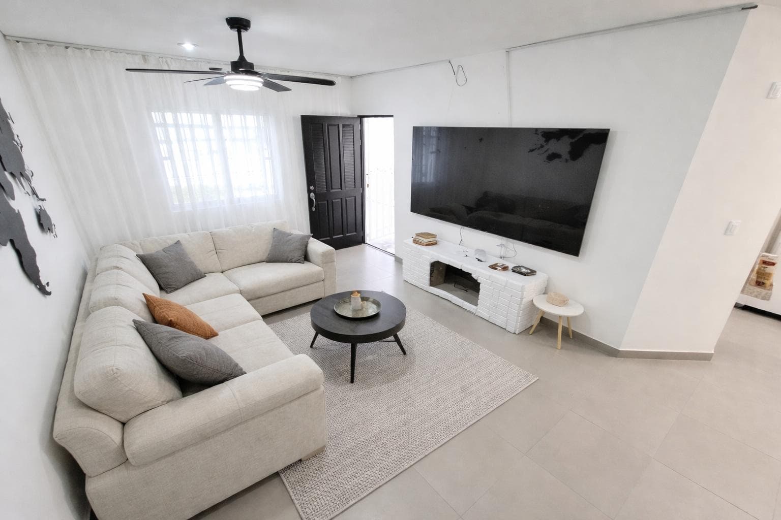 Three-Bedroom House for Sale in Col. Pedregal, Playa del Carmen