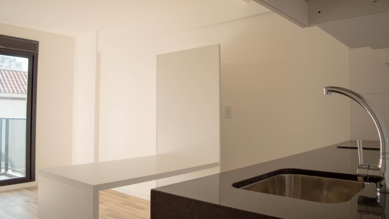 For Sale/Financing: Two-Bedroom Apartment with Balcony, Balcon. Martin