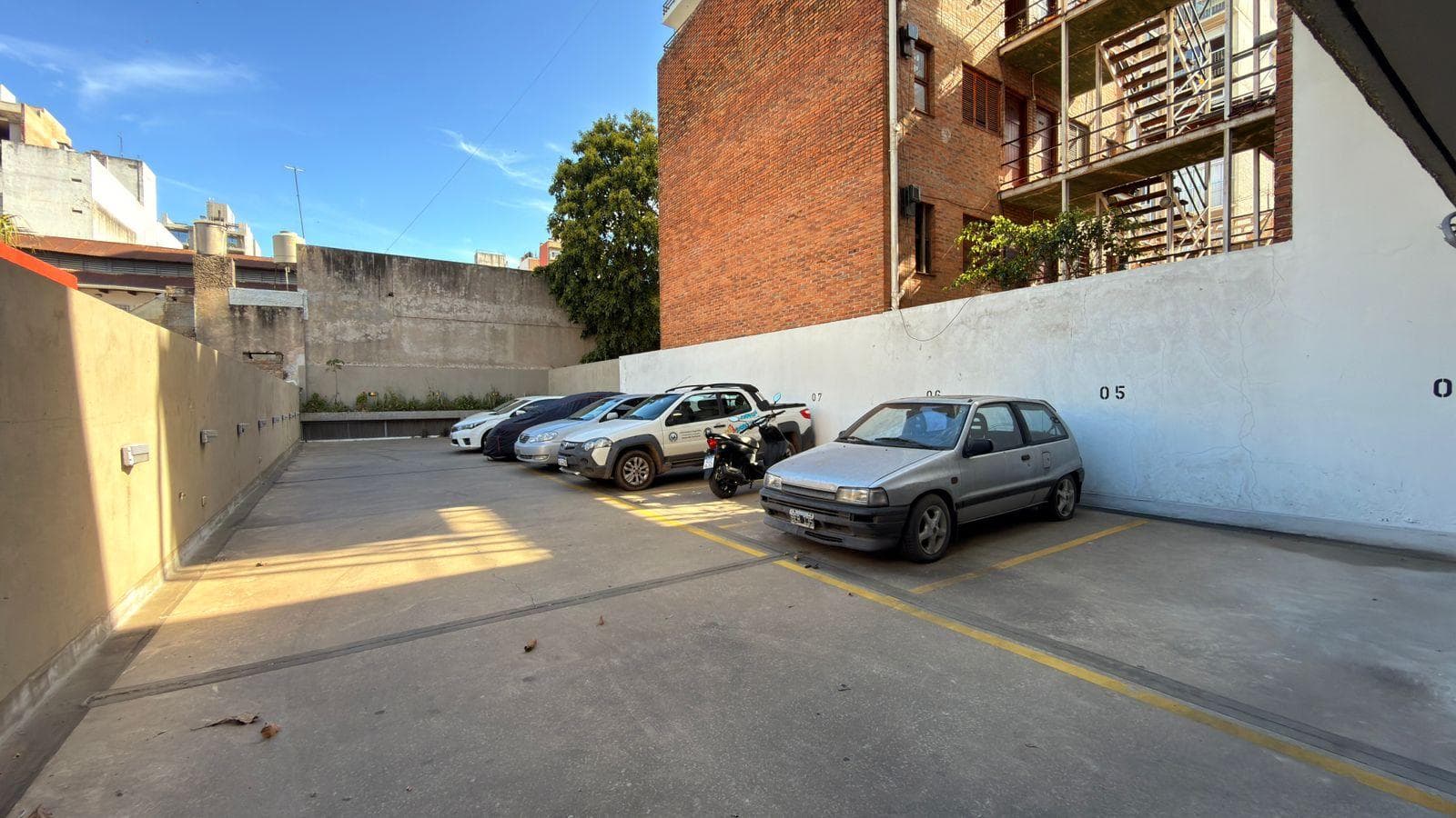 For Sale/Financing: Ground-Floor Garage Spaces Near Universities. Pichincha, Rosario