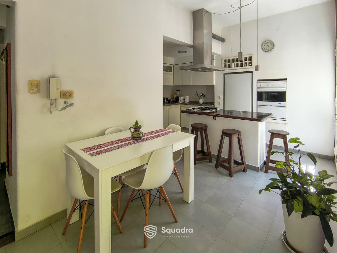 FOR SALE - 3-bedroom house with barbecue area and pool - Fisherton, Rosario