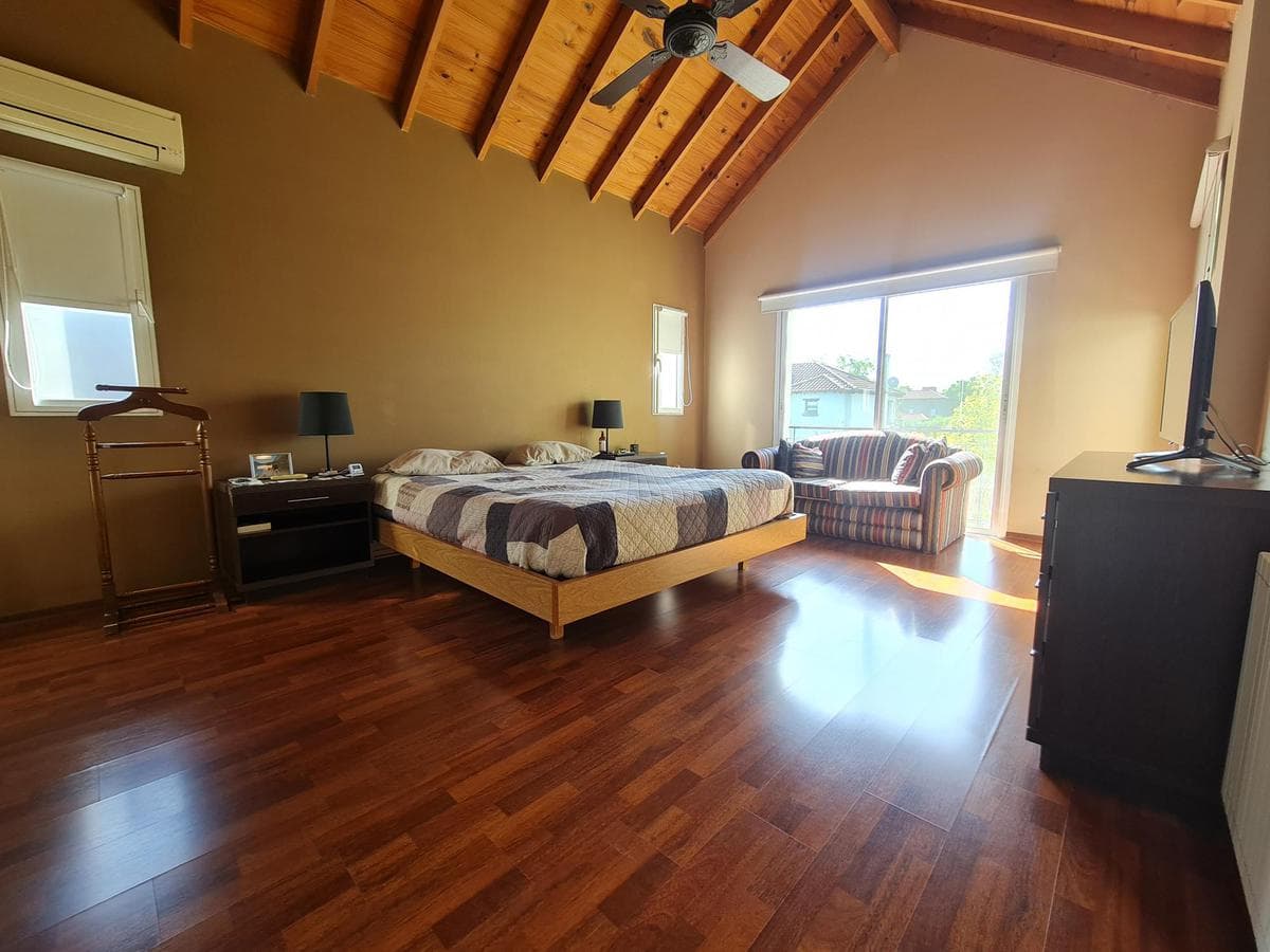 House for Sale in Talar Del Lago I