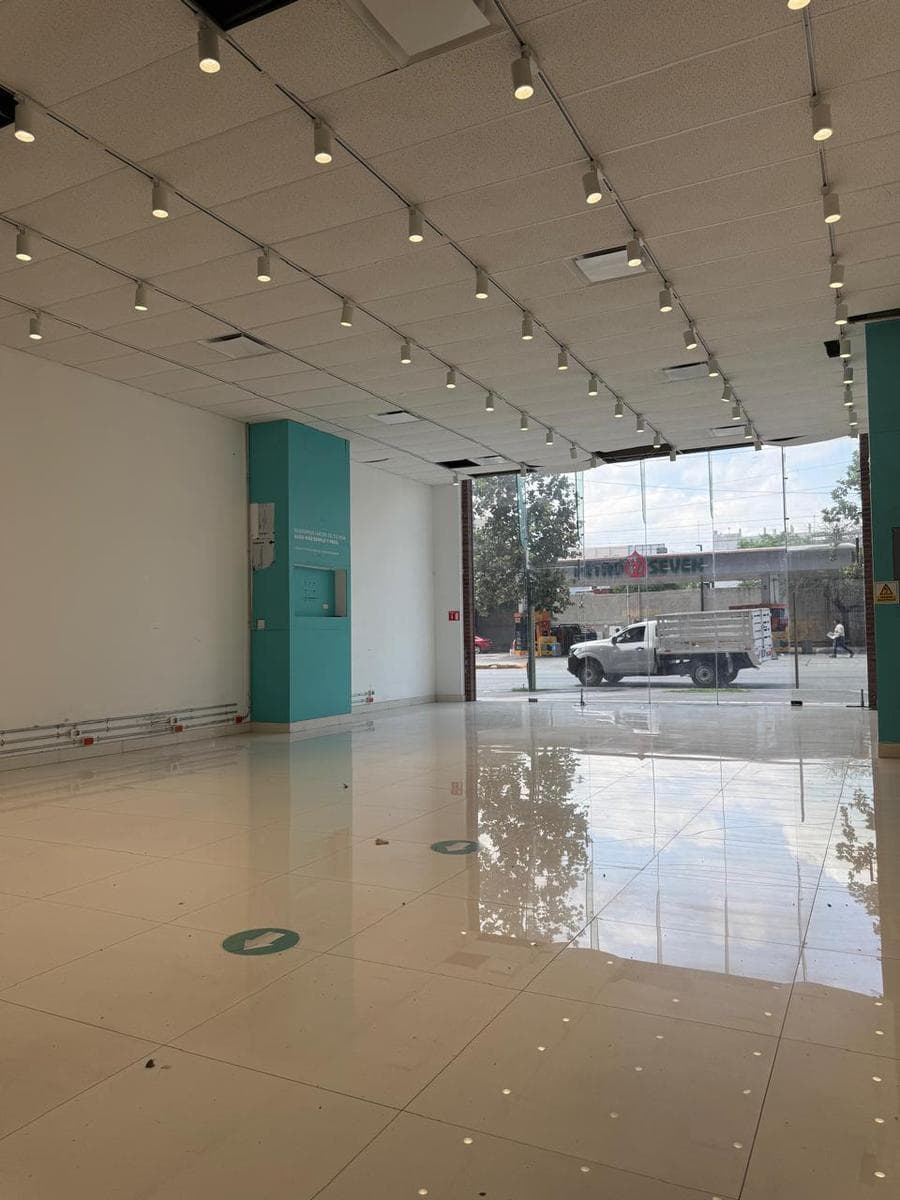 COMMERCIAL SPACE FOR RENT IN DOWNTOWN MONTERREY