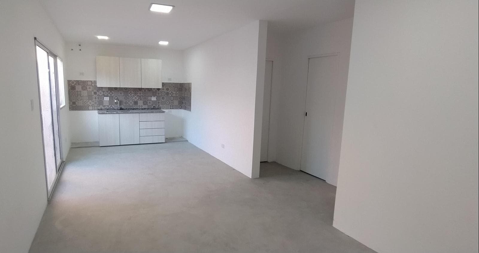 PH FOR SALE - 3-ROOM APARTMENT WITH PATIO, BRAND-NEW - IN REMEDIOS DE ESCALADA