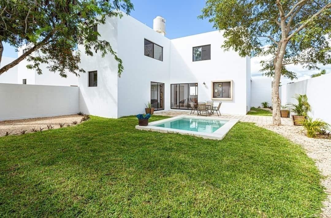 House north of Mérida Real Montejo, on a private street with an excellent location