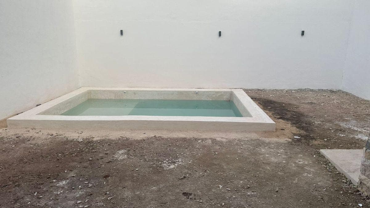 House in northern Mérida. Santa Gertrudis was packed